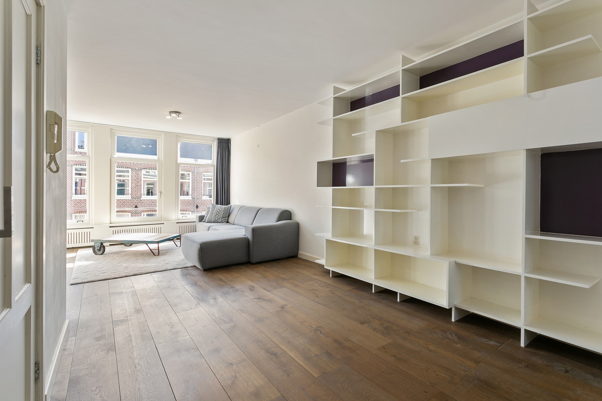 Studio te huur: Van Hogendorpstraat 96-3, Amsterdam