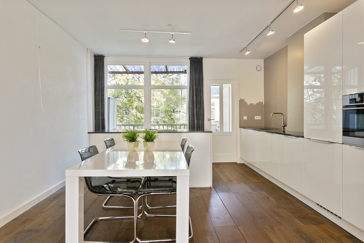 Studio te huur: Van Hogendorpstraat 96-3, Amsterdam