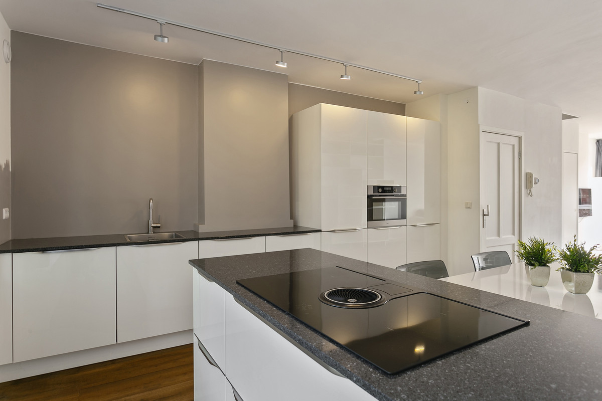 Studio te huur: Van Hogendorpstraat 96-3, Amsterdam