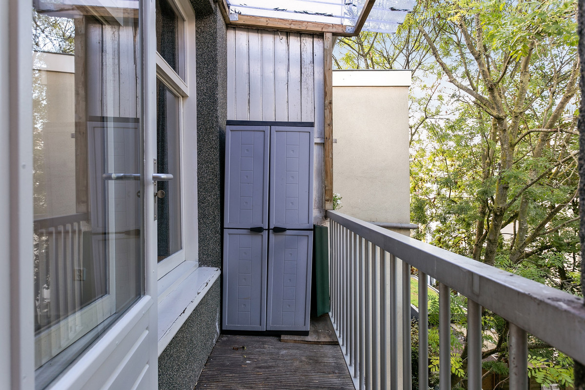 Studio te huur: Van Hogendorpstraat 96-3, Amsterdam