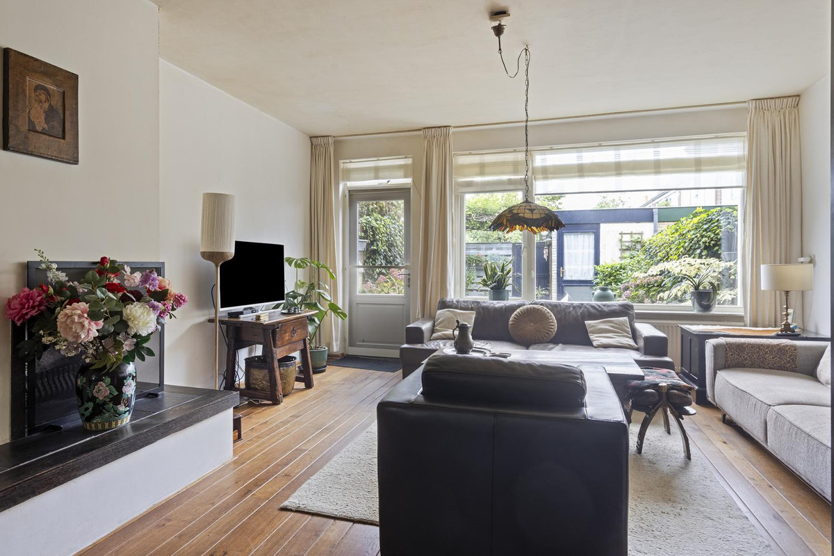 Tussenwoning te koop: Amerongenstraat 33BIS, Breda