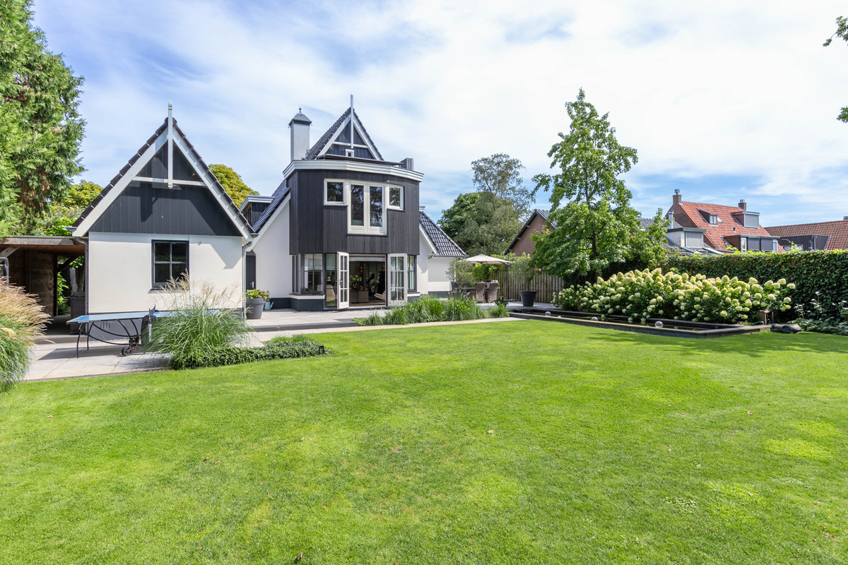 Vrijstaande woning te koop: Kerkweg 22, Aalsmeer