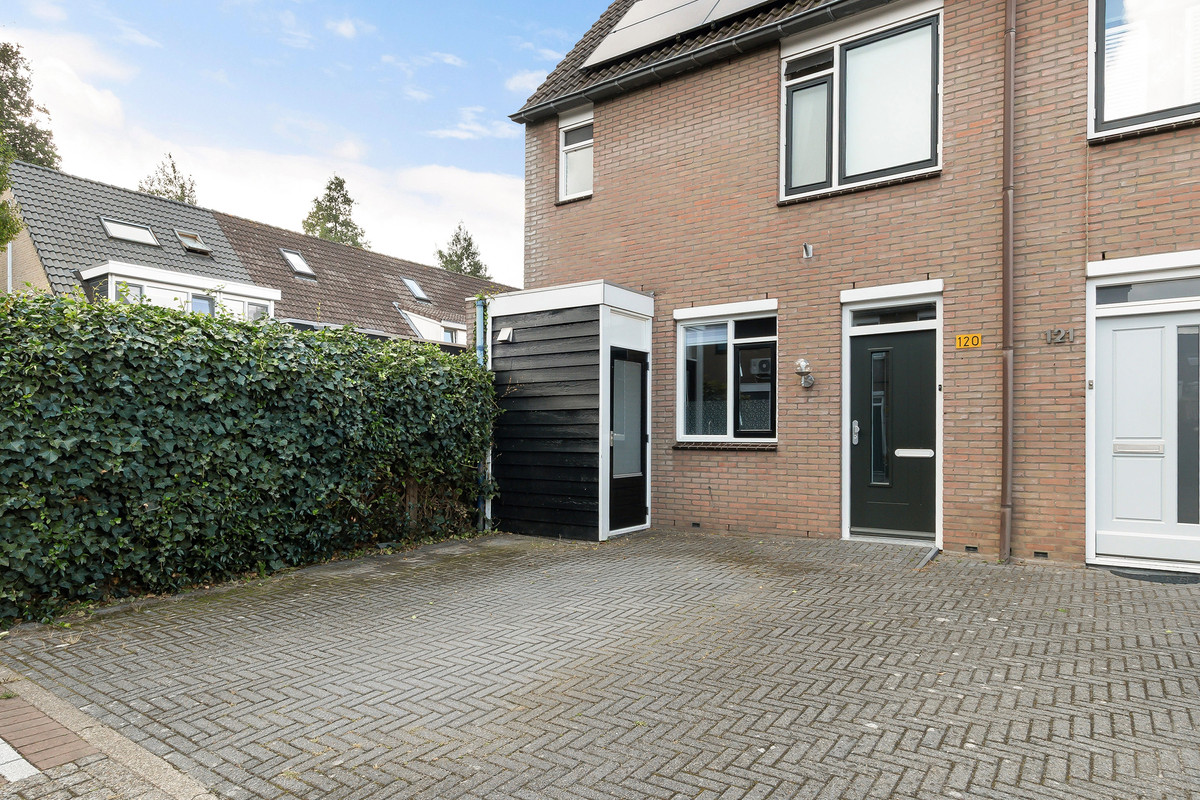 Hoekwoning te koop: Frida Katz-Erf 120, Dordrecht