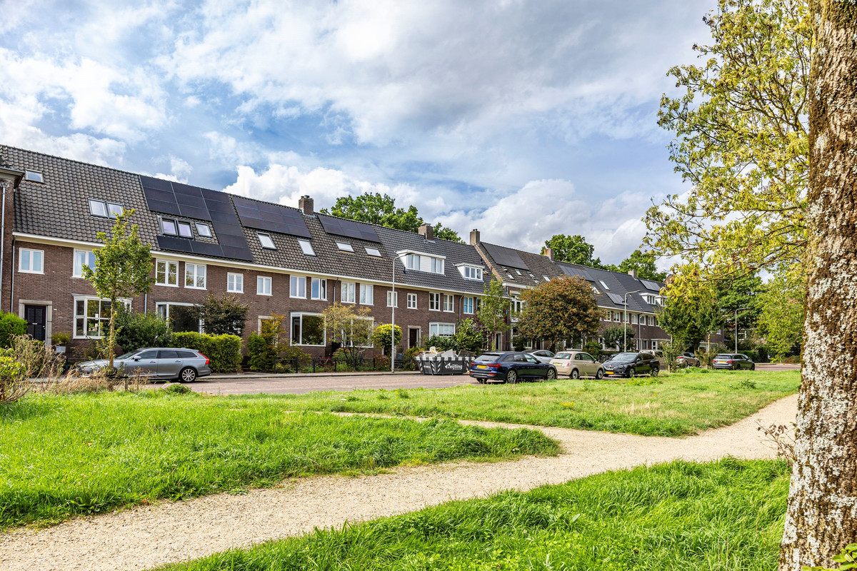 Tussenwoning te koop: Groen van Prinstererstraat 40, Arnhem