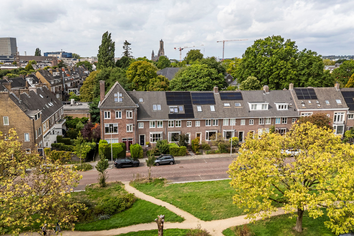 Tussenwoning te koop: Groen van Prinstererstraat 40, Arnhem