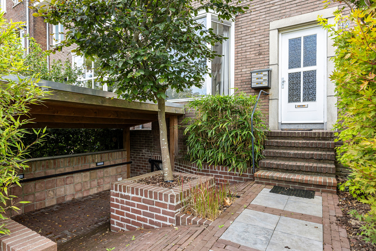 Tussenwoning te koop: Groen van Prinstererstraat 40, Arnhem