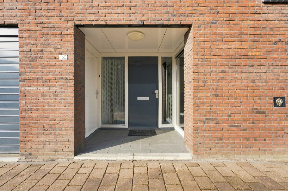Hoekwoning te koop: Amandelgaarde 165, Hendrik-Ido-Ambacht