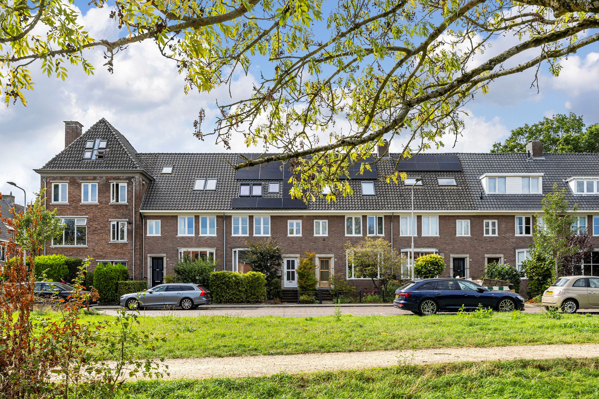 Tussenwoning te koop: Groen van Prinstererstraat 40, Arnhem