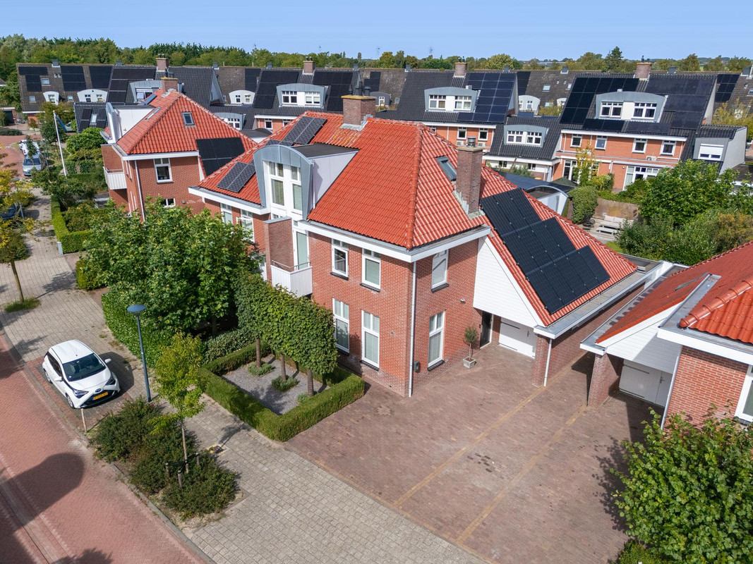 Twee-onder-één-kap te koop: Mari Andriessenhof 16, Hoorn