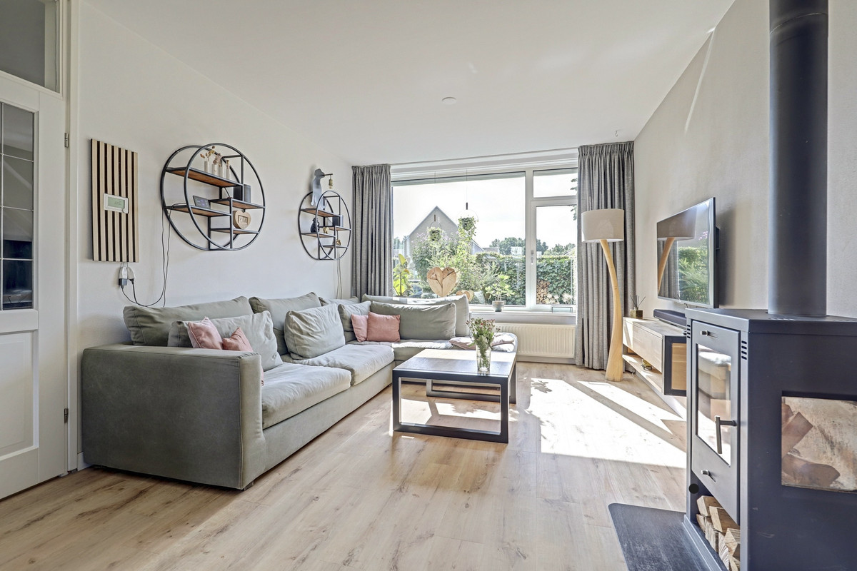 Tussenwoning te koop: Kruizemuntstraat 203, Apeldoorn