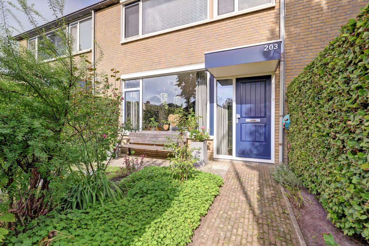 Tussenwoning te koop: Kruizemuntstraat 203, Apeldoorn