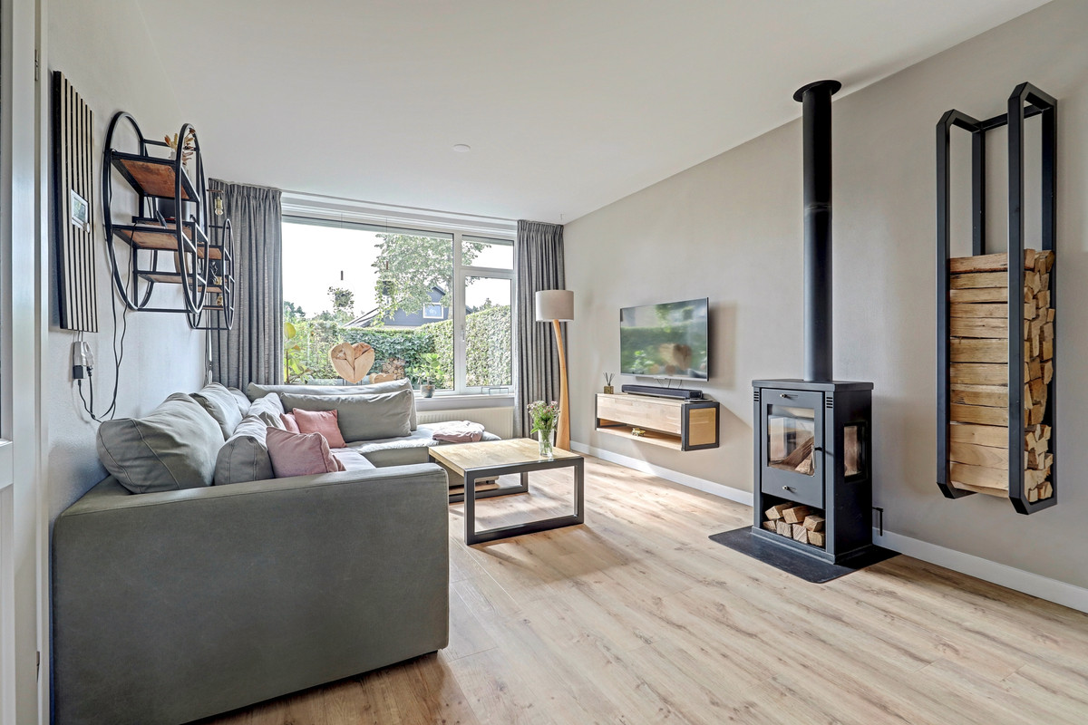 Tussenwoning te koop: Kruizemuntstraat 203, Apeldoorn