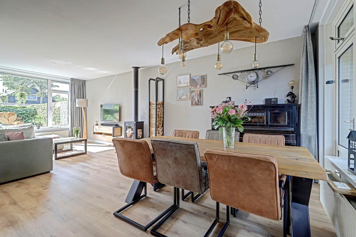 Tussenwoning te koop: Kruizemuntstraat 203, Apeldoorn
