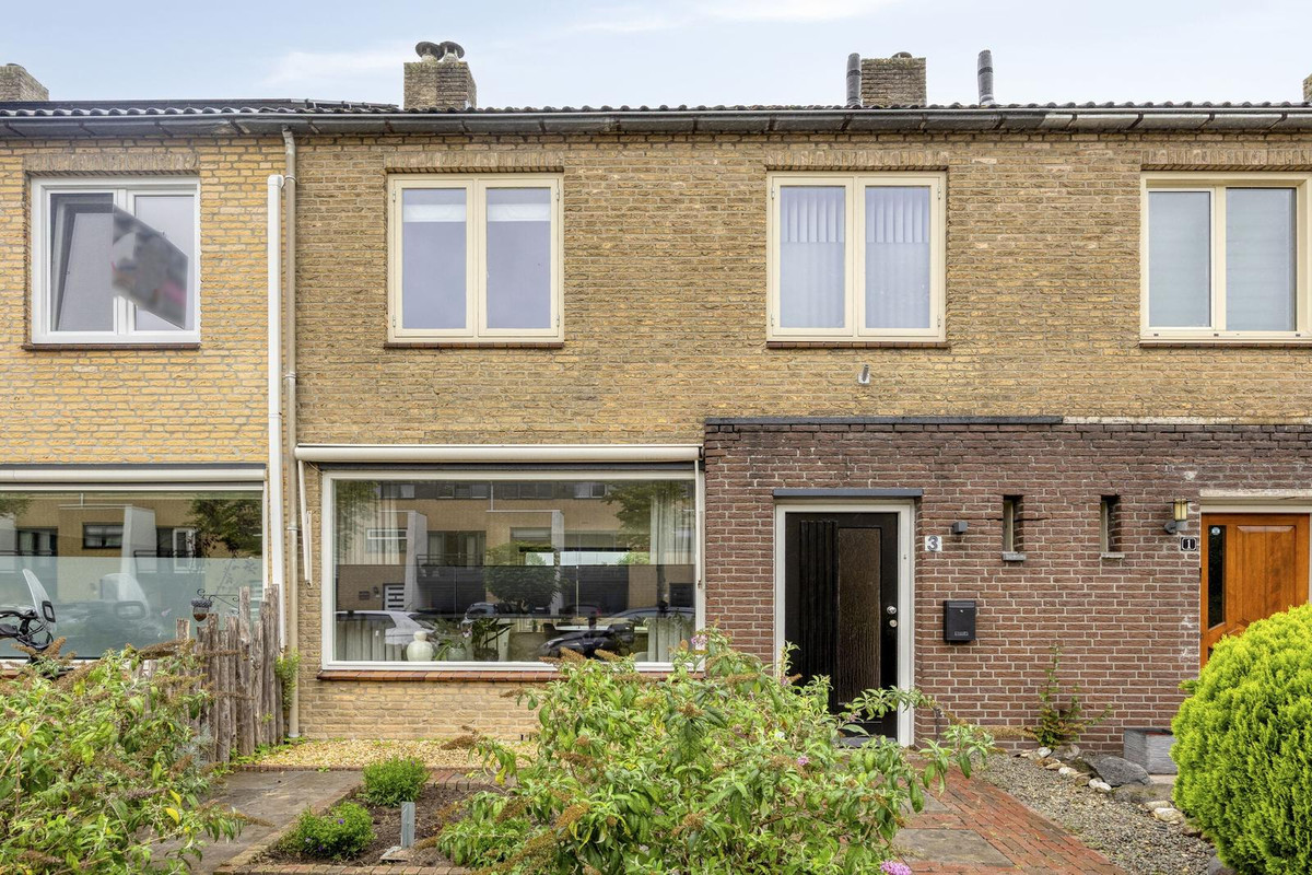 Tussenwoning te koop: Commissaris Bosch van Drakesteinlaan 3, 'S-Hertogenbosch