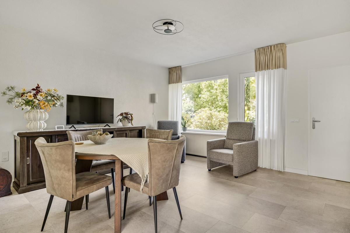 Tussenwoning te koop: Hogerweide 1, Weert