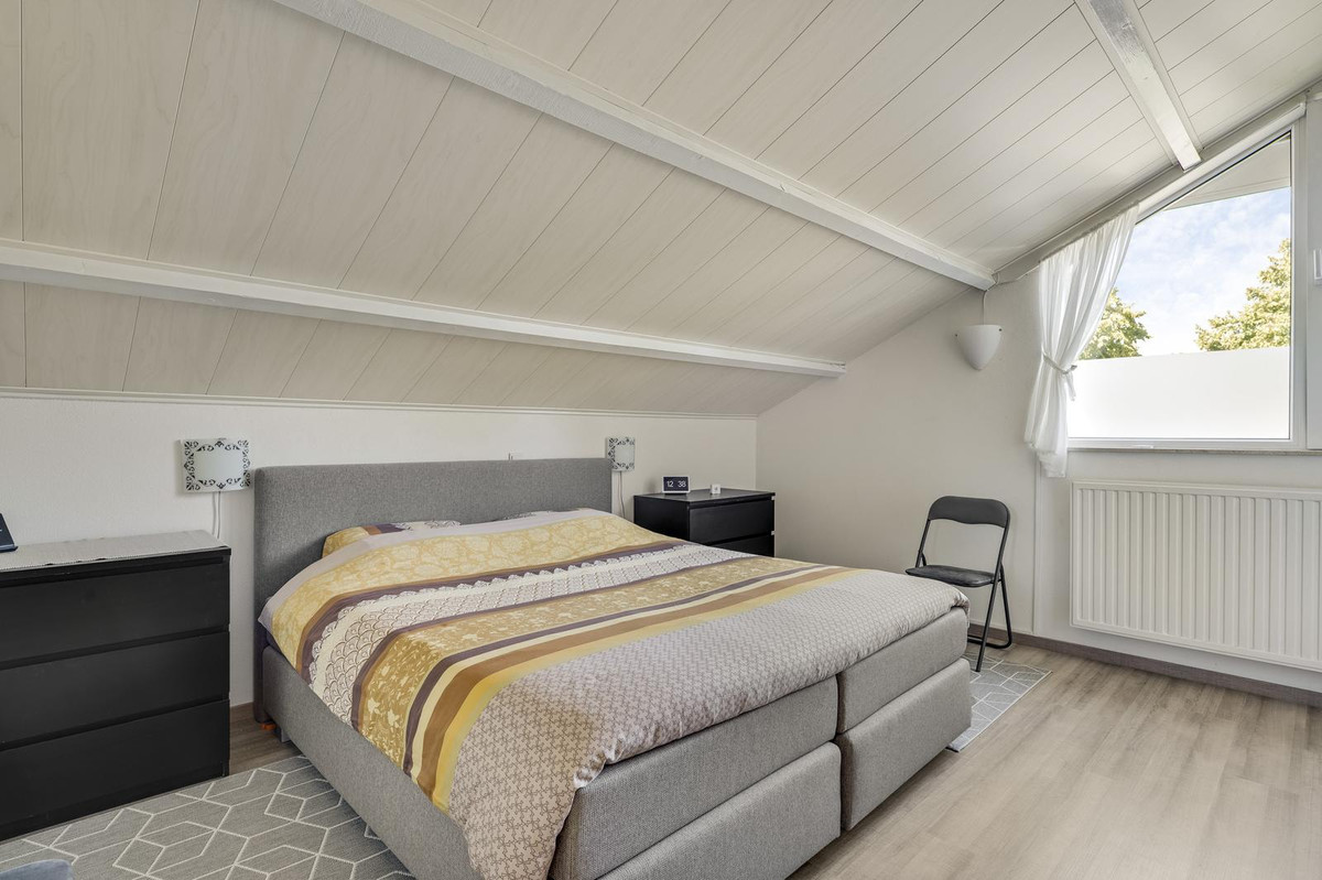 Tussenwoning te koop: Hogerweide 1, Weert