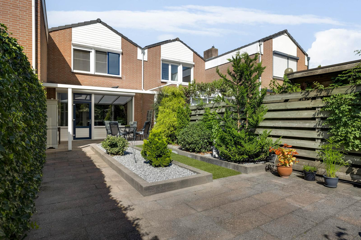 Tussenwoning te koop: Hogerweide 1, Weert