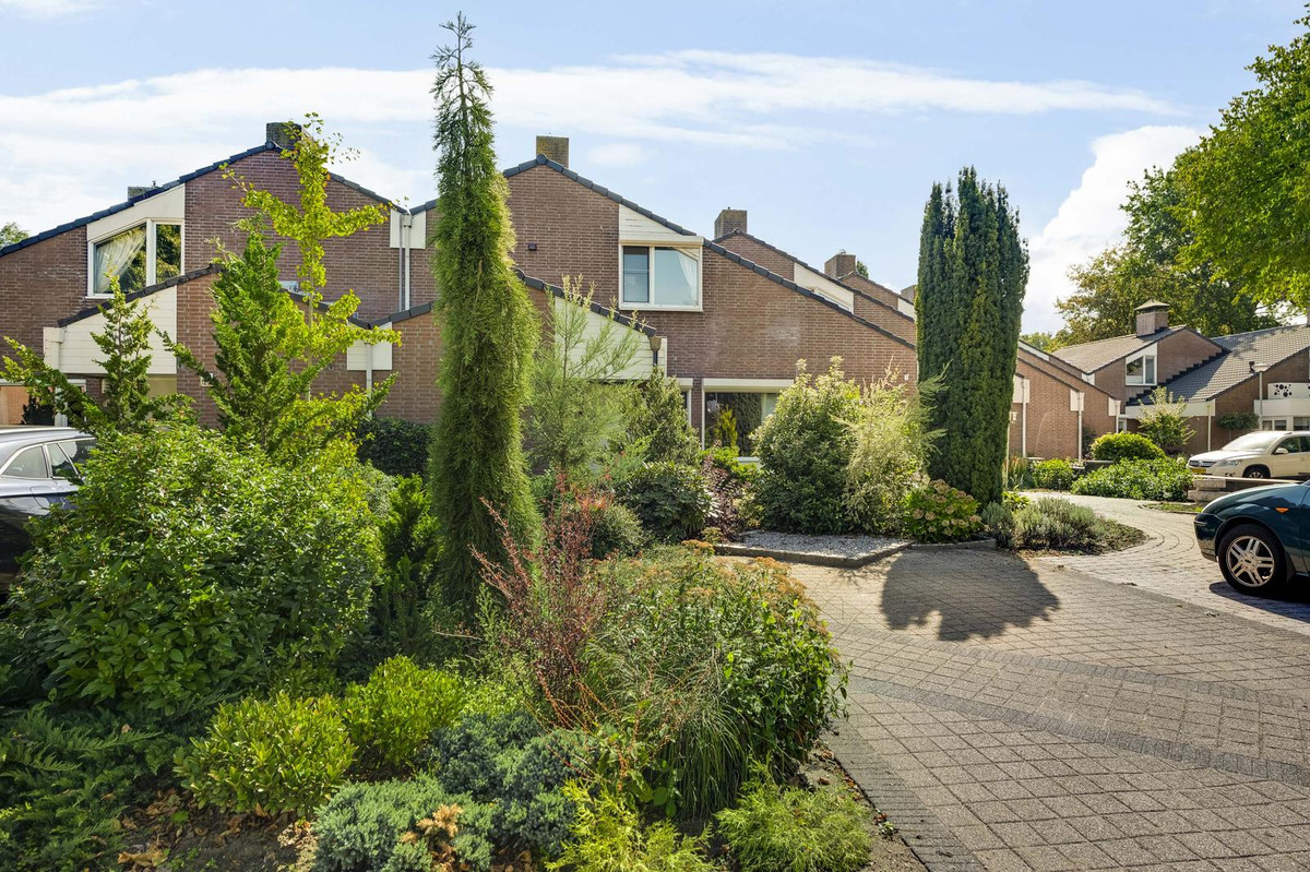 Tussenwoning te koop: Hogerweide 1, Weert