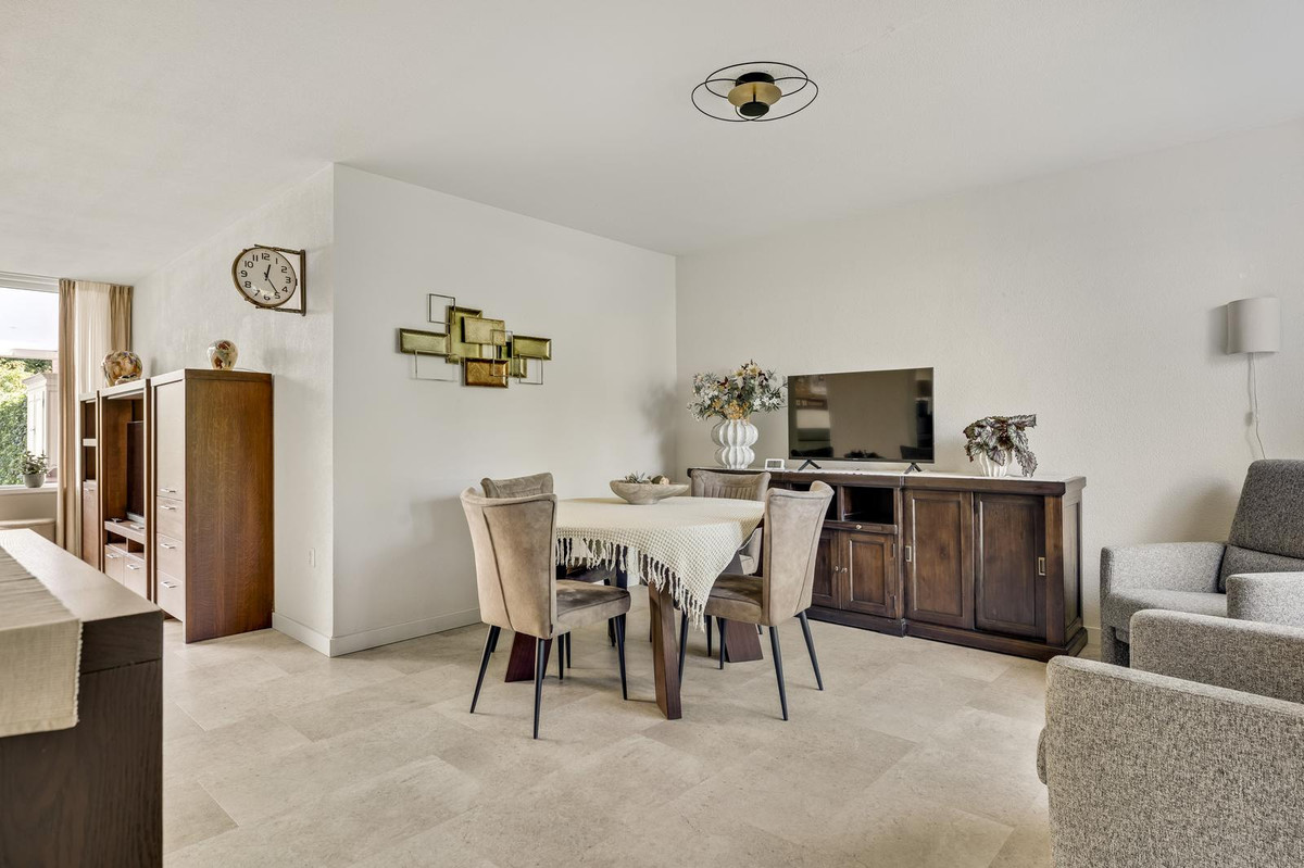 Tussenwoning te koop: Hogerweide 1, Weert