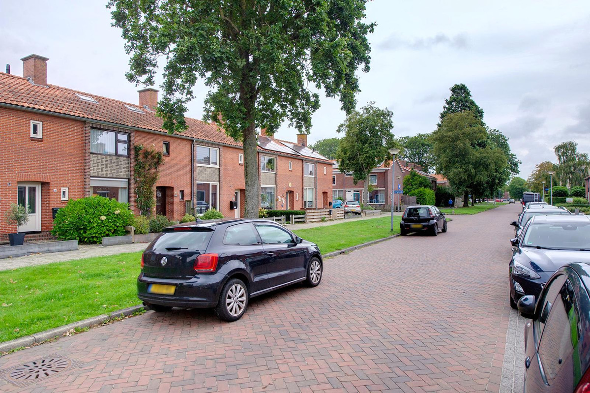Tussenwoning te koop: Van Heemskerckstraat 12, Hoogezand