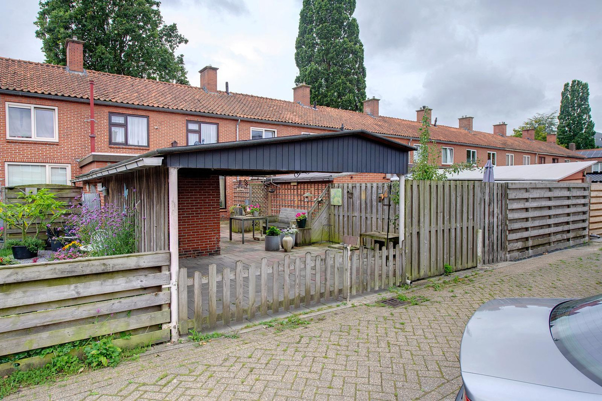 Tussenwoning te koop: Van Heemskerckstraat 12, Hoogezand
