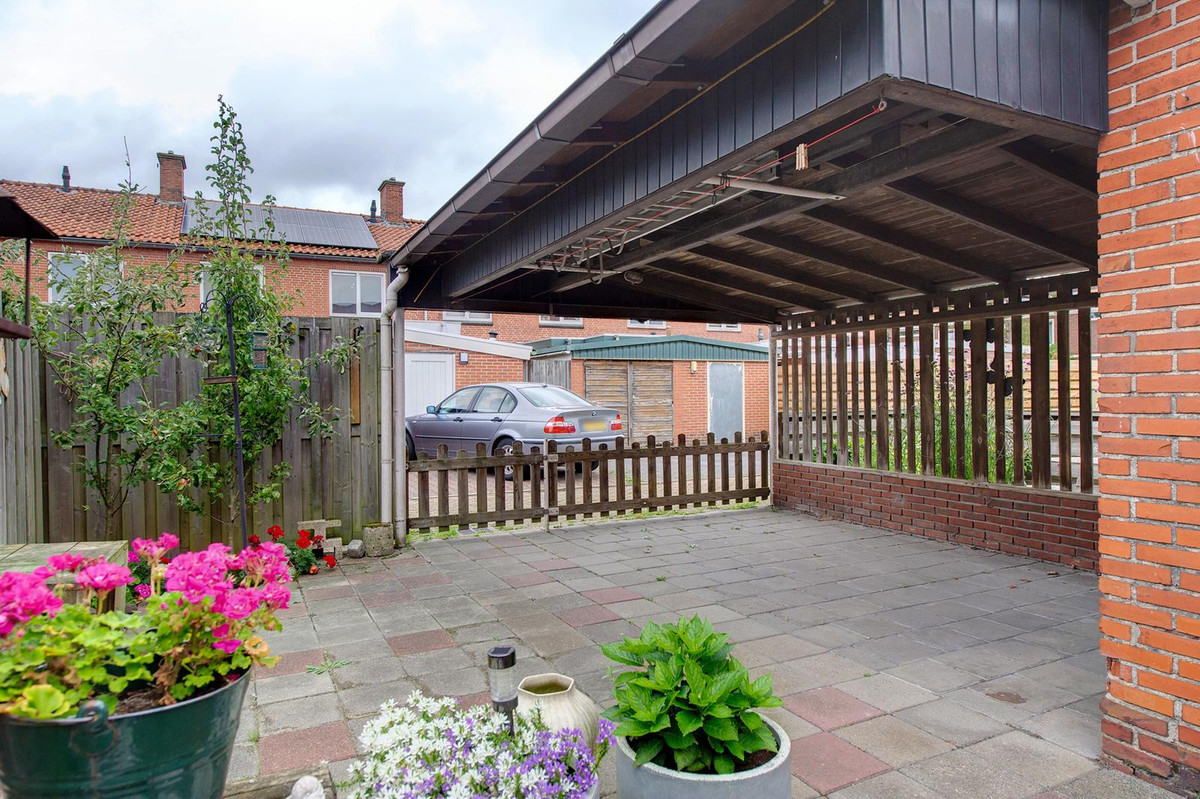 Tussenwoning te koop: Van Heemskerckstraat 12, Hoogezand