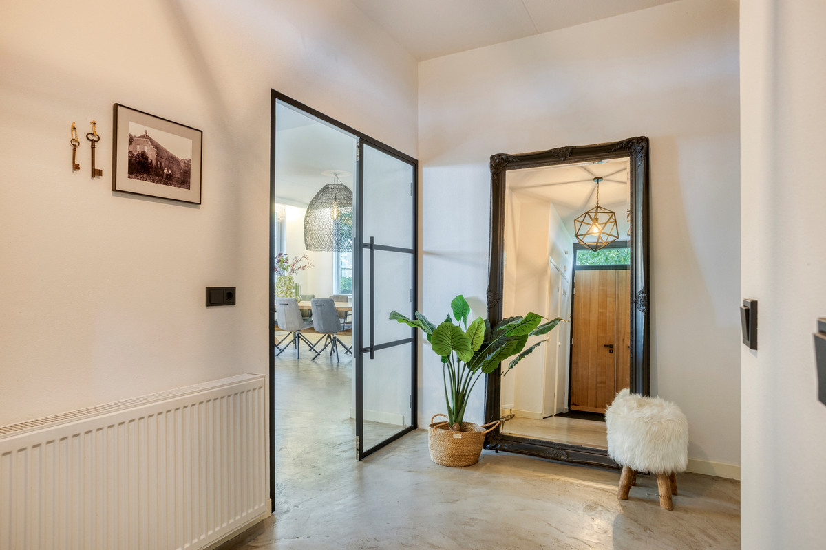 Vrijstaande woning te koop: Zuiddijk 3, Herkingen