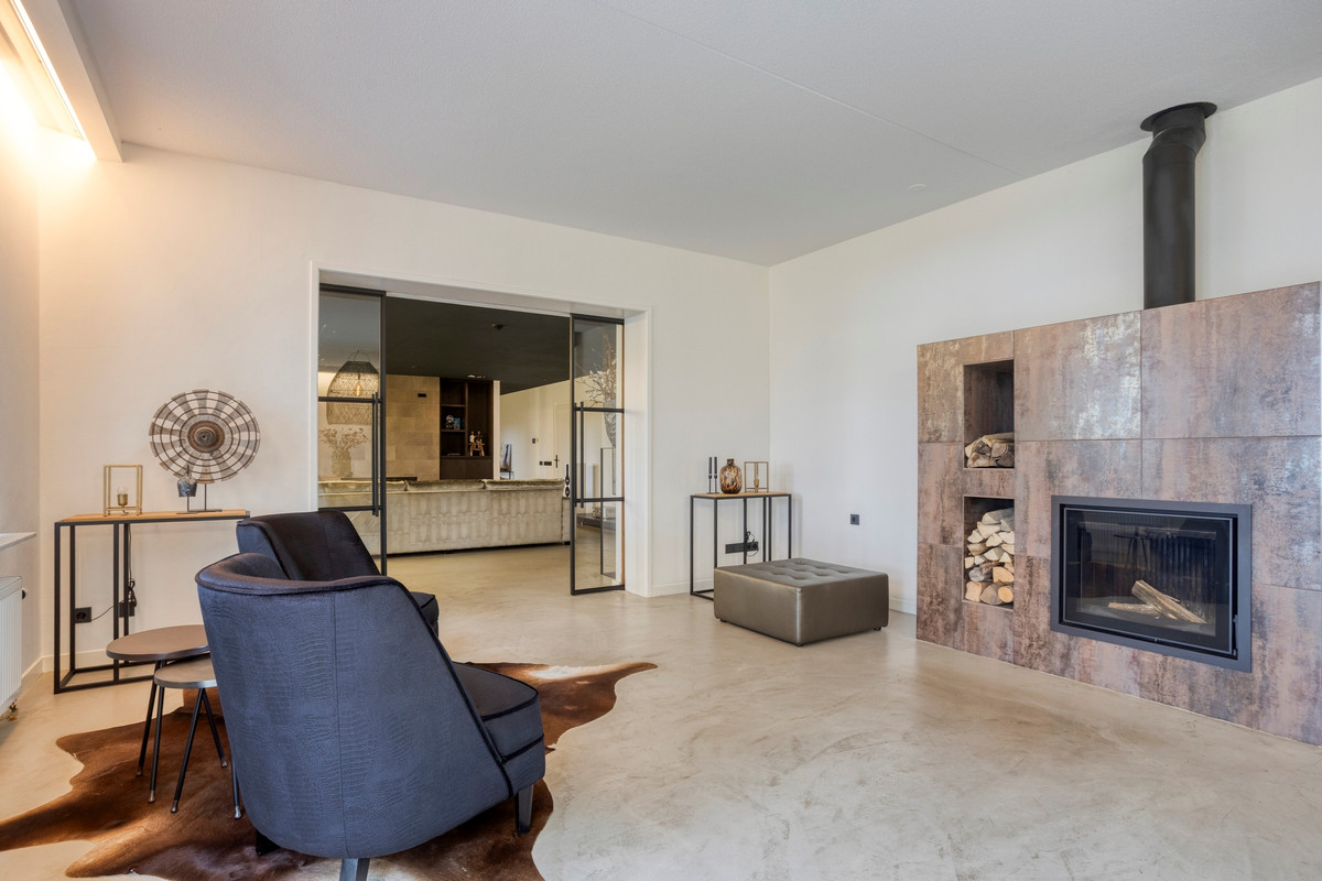 Vrijstaande woning te koop: Zuiddijk 3, Herkingen