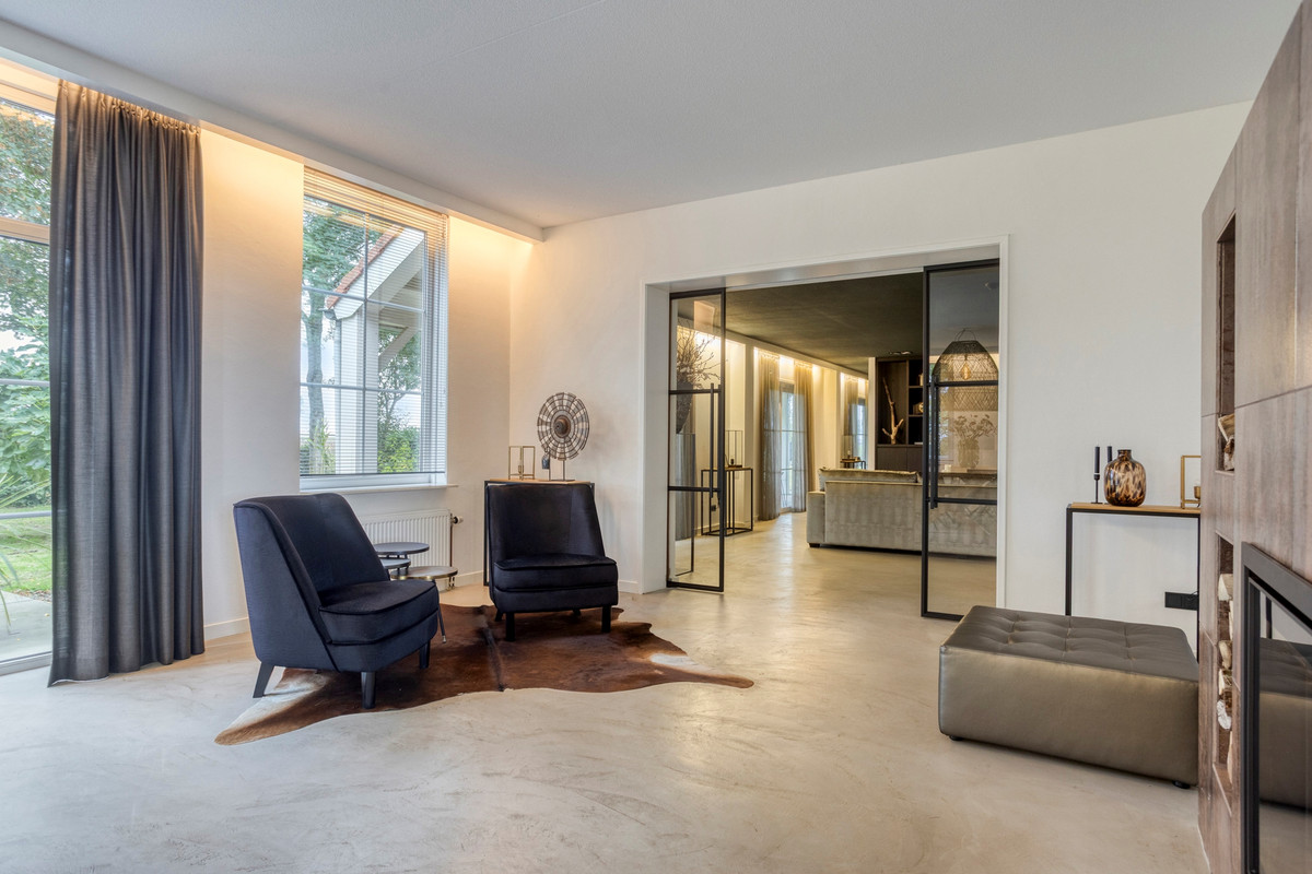 Vrijstaande woning te koop: Zuiddijk 3, Herkingen
