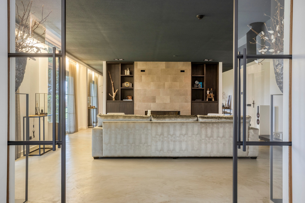 Vrijstaande woning te koop: Zuiddijk 3, Herkingen
