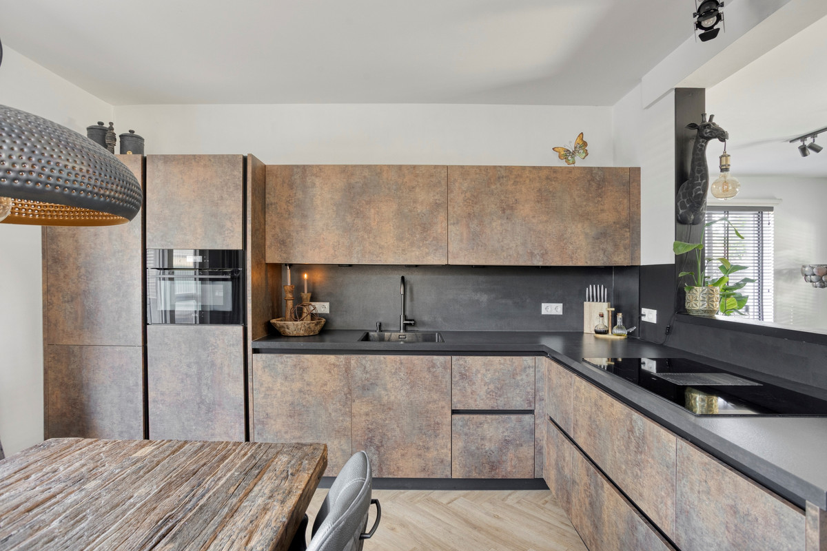 Vrijstaande woning te koop: Heerlenerweg 9, Sittard