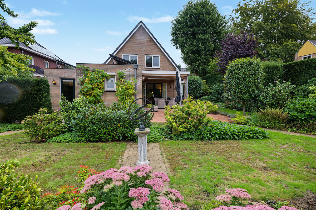 Vrijstaande woning te koop: Obrechtlaan 1A, Ede