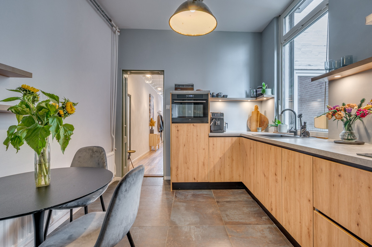 Tussenwoning te koop: Tegelseweg 83, Venlo