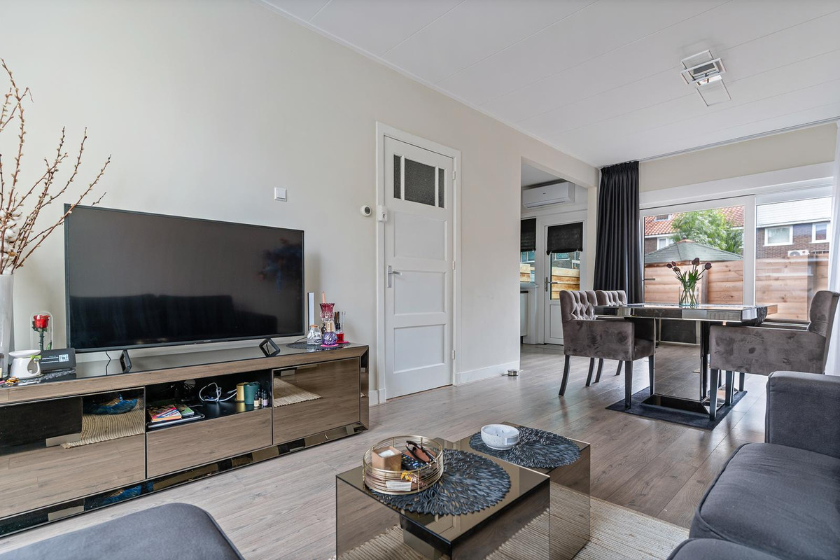 Tussenwoning te koop: Dongestraat 16, Dordrecht