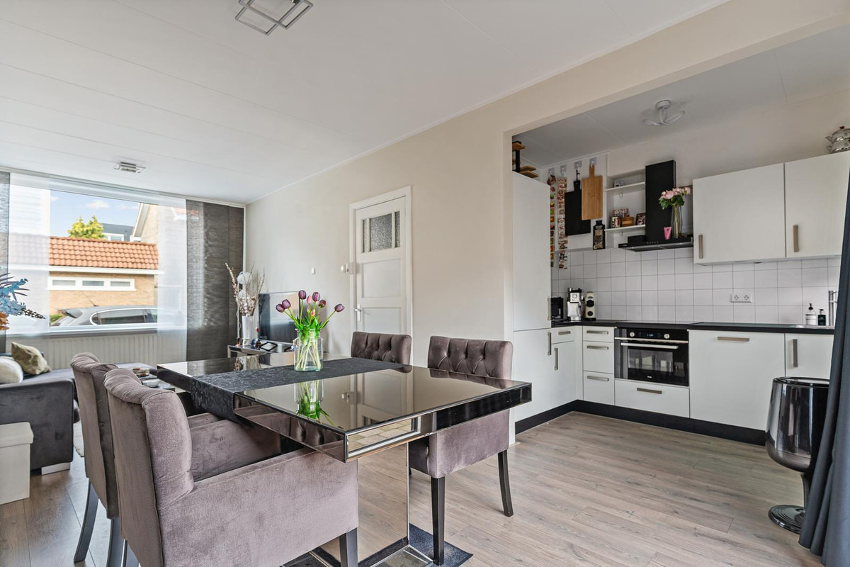 Tussenwoning te koop: Dongestraat 16, Dordrecht