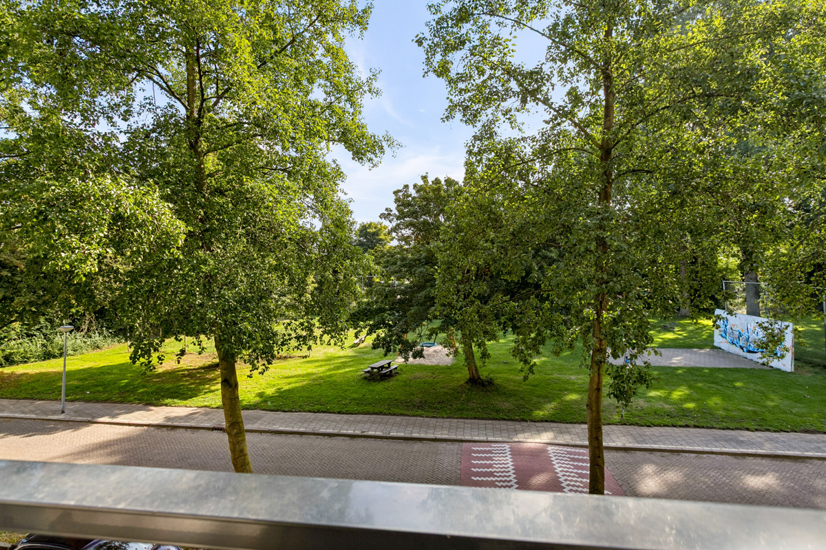 Appartement te koop: Sinnigvelderstraat 197, Weesp