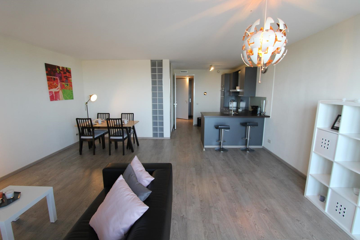 Appartement te huur: Raadhuisplein 194, Hoofddorp