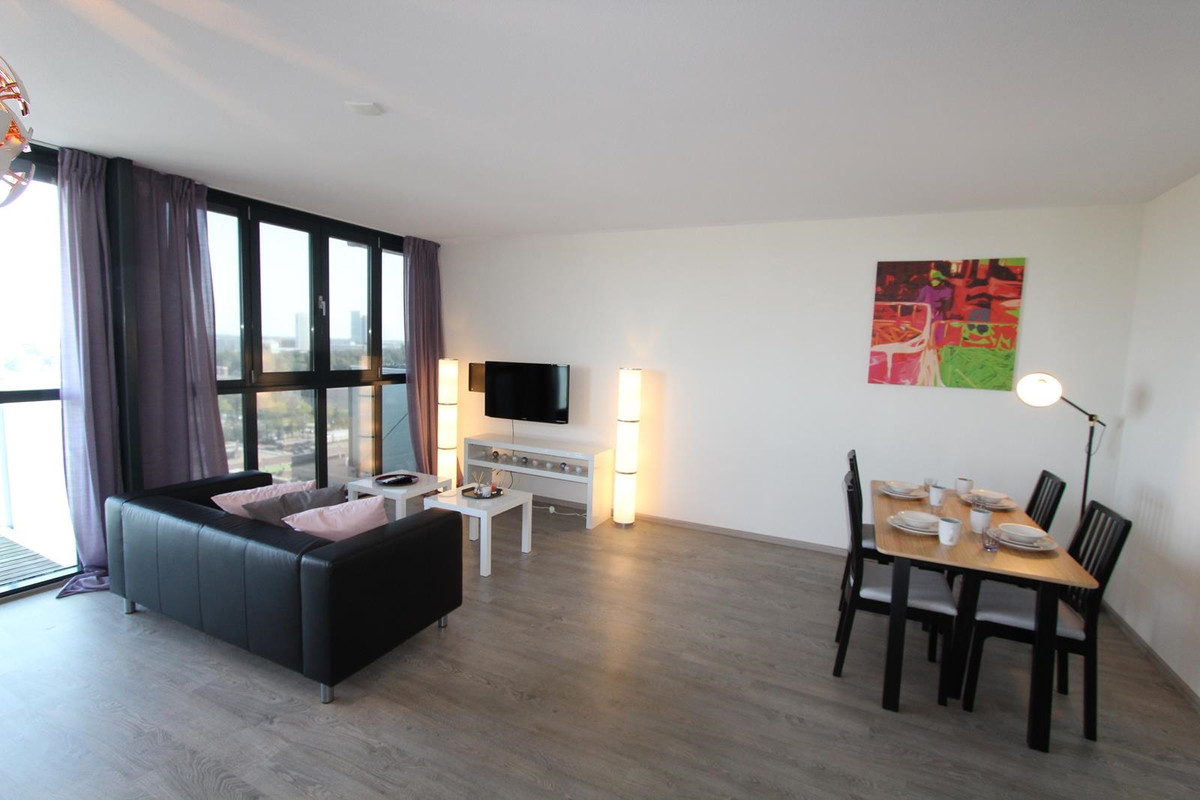 Appartement te huur: Raadhuisplein 194, Hoofddorp