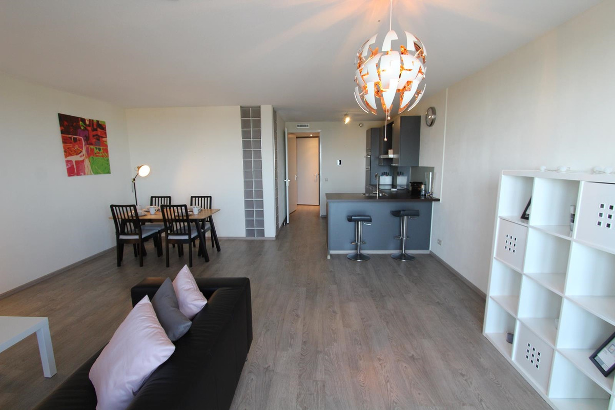 Appartement te huur: Raadhuisplein 194, Hoofddorp