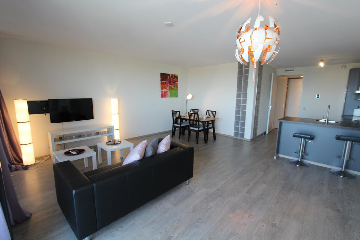 Appartement te huur: Raadhuisplein 194, Hoofddorp