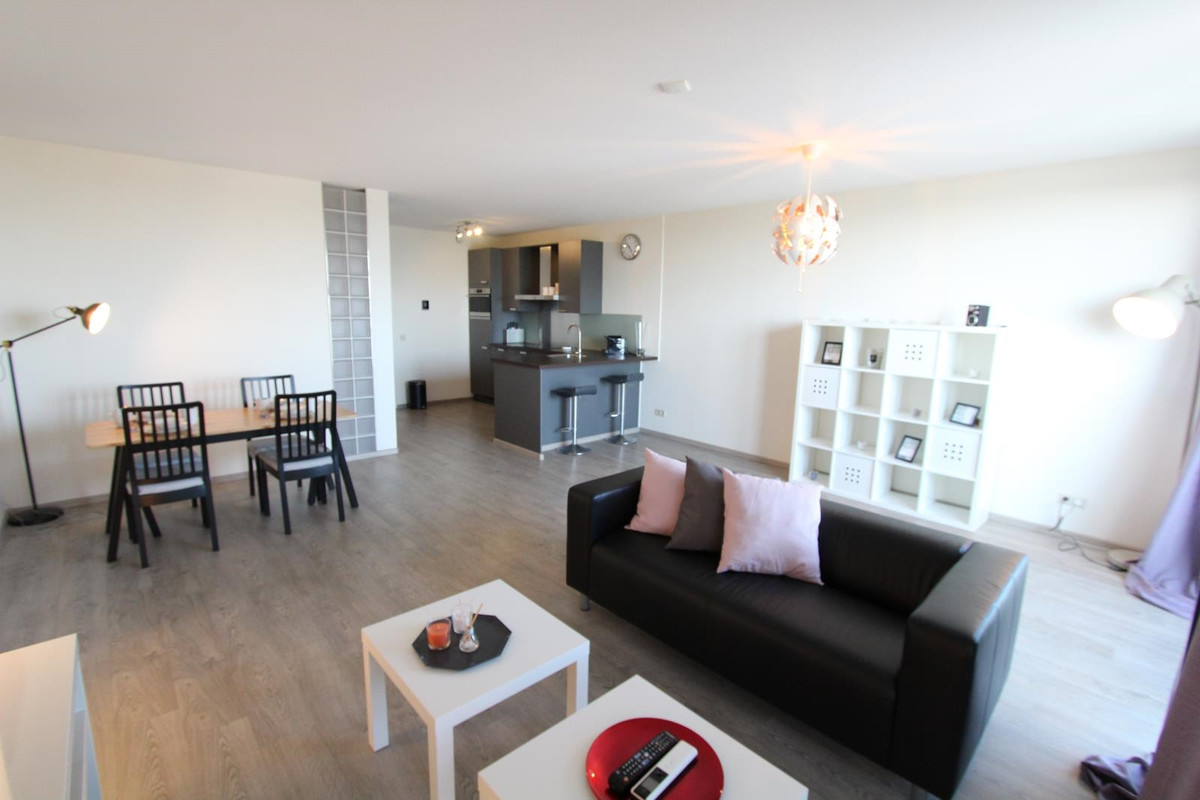 Appartement te huur: Raadhuisplein 194, Hoofddorp