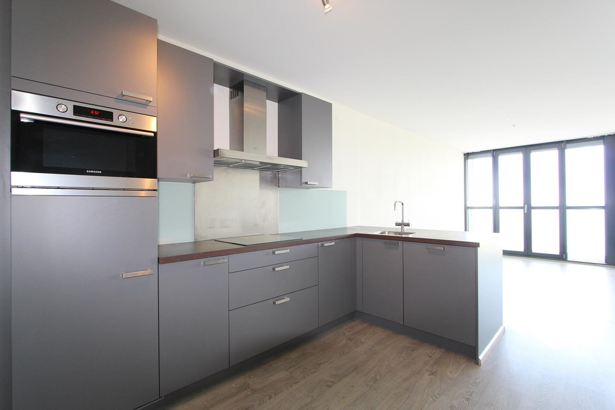 Appartement te huur: Raadhuisplein 194, Hoofddorp