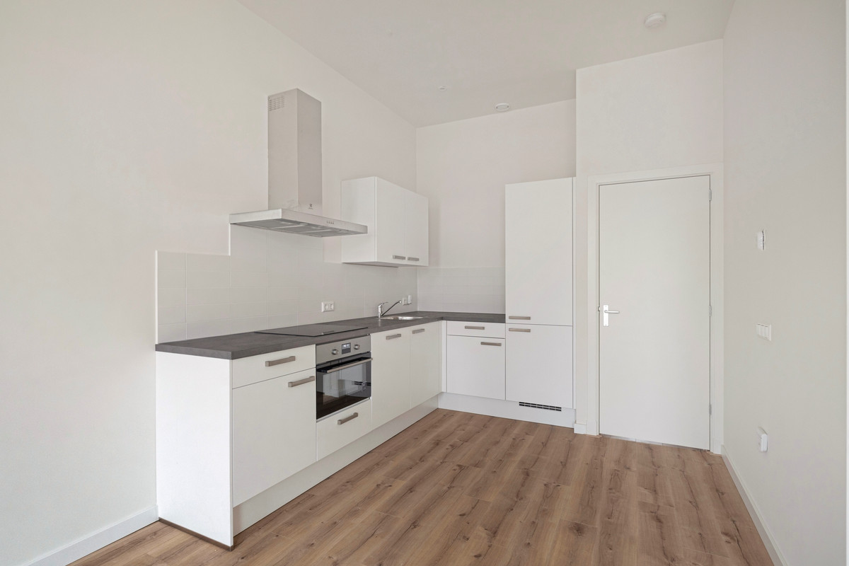 Appartement te koop: Maaskade 99B01, Rotterdam