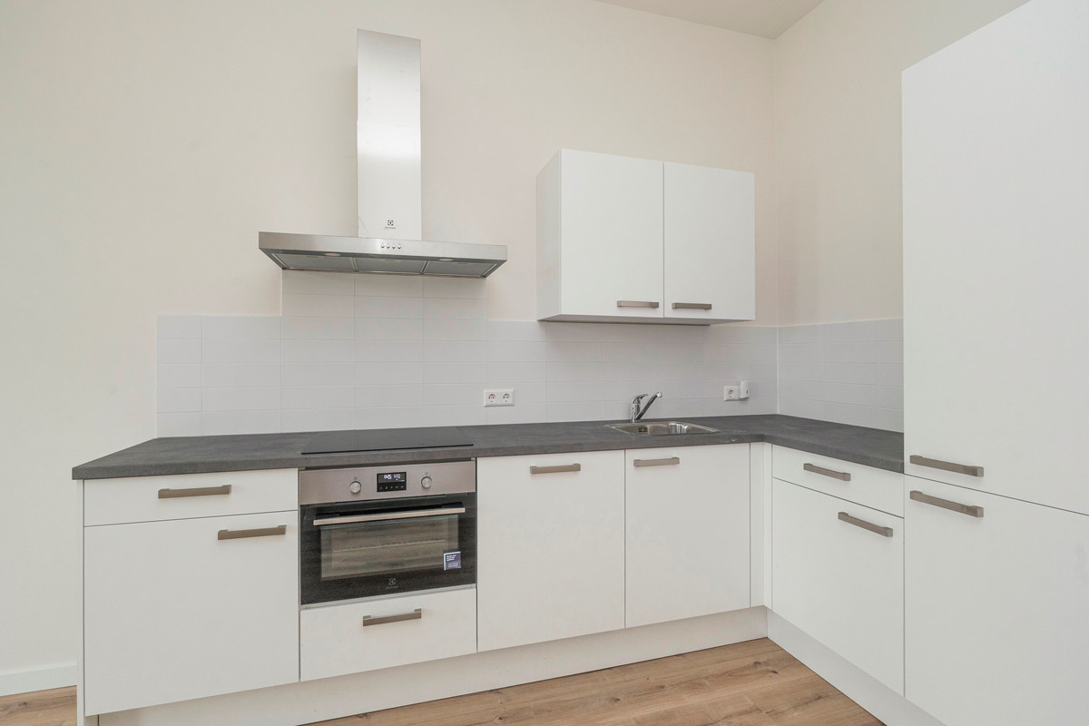 Appartement te koop: Maaskade 99B01, Rotterdam