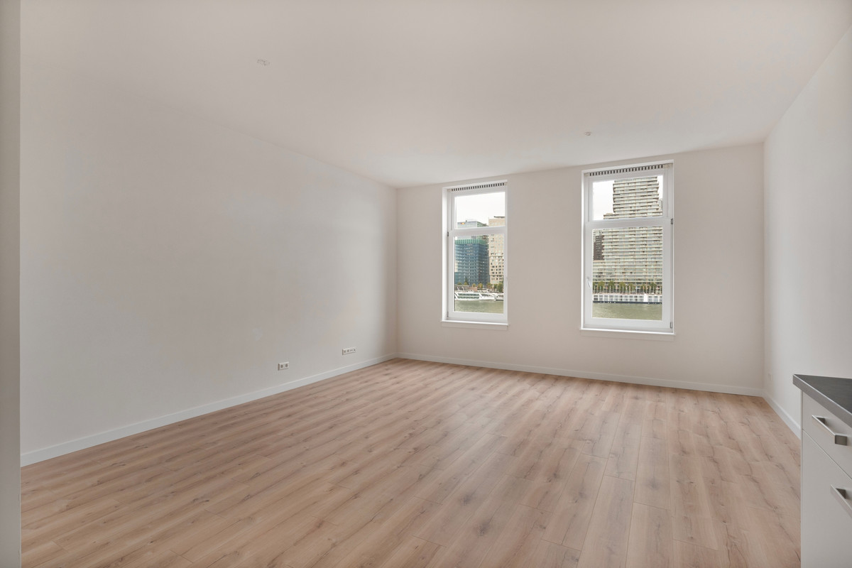 Appartement te koop: Maaskade 99B02, Rotterdam