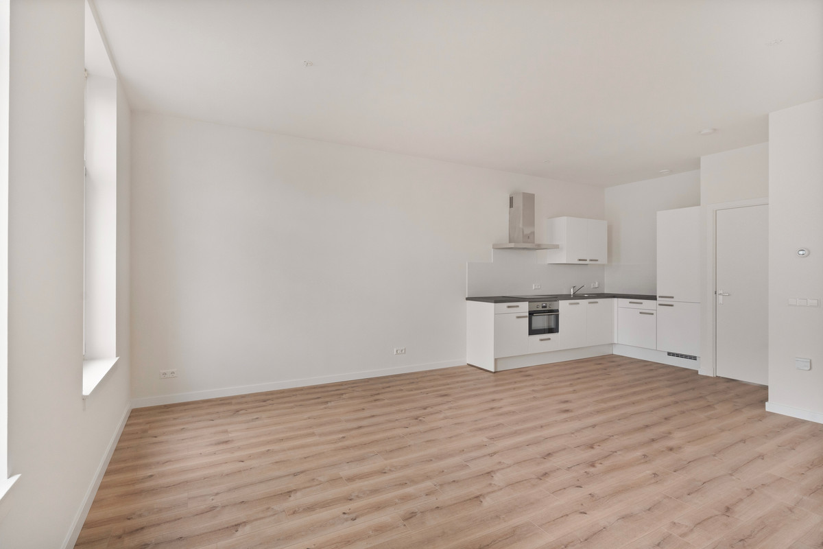 Appartement te koop: Maaskade 99B02, Rotterdam