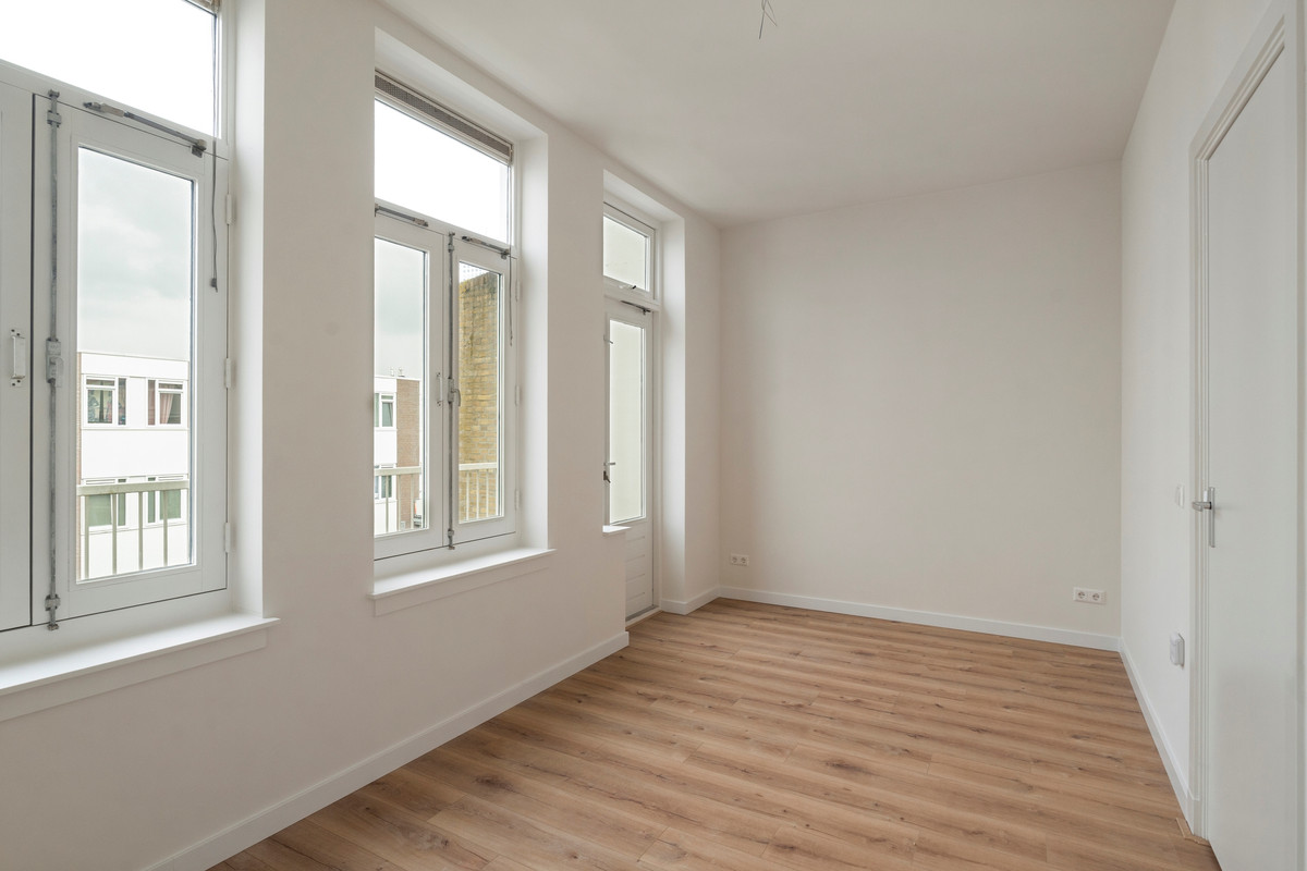 Appartement te koop: Maaskade 99B02, Rotterdam