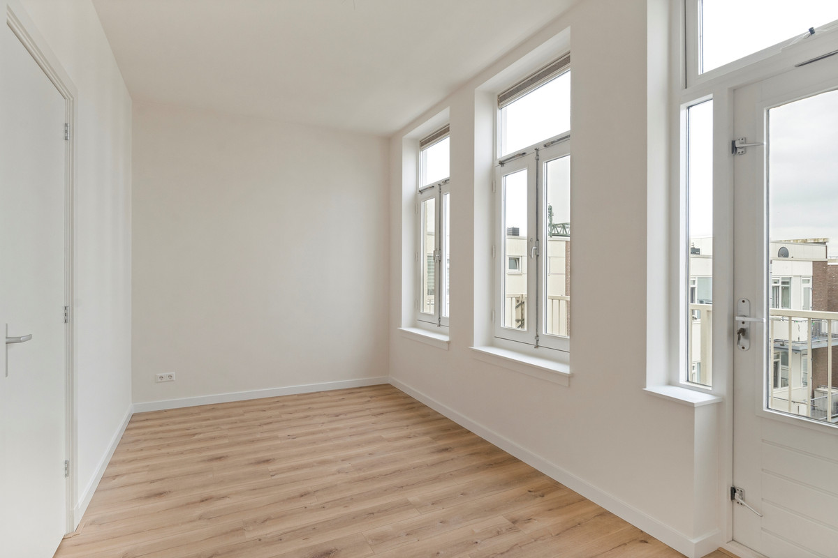 Appartement te koop: Maaskade 99B02, Rotterdam