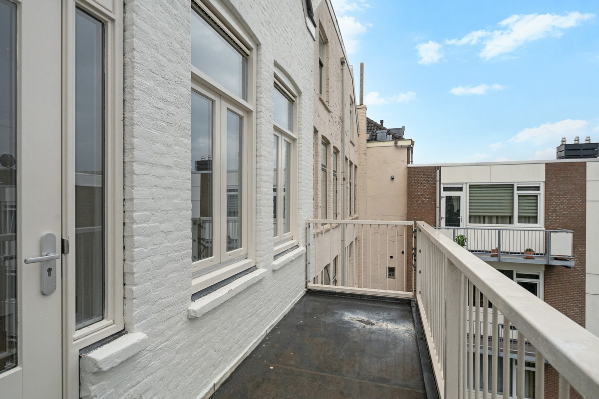 Appartement te koop: Maaskade 99B02, Rotterdam