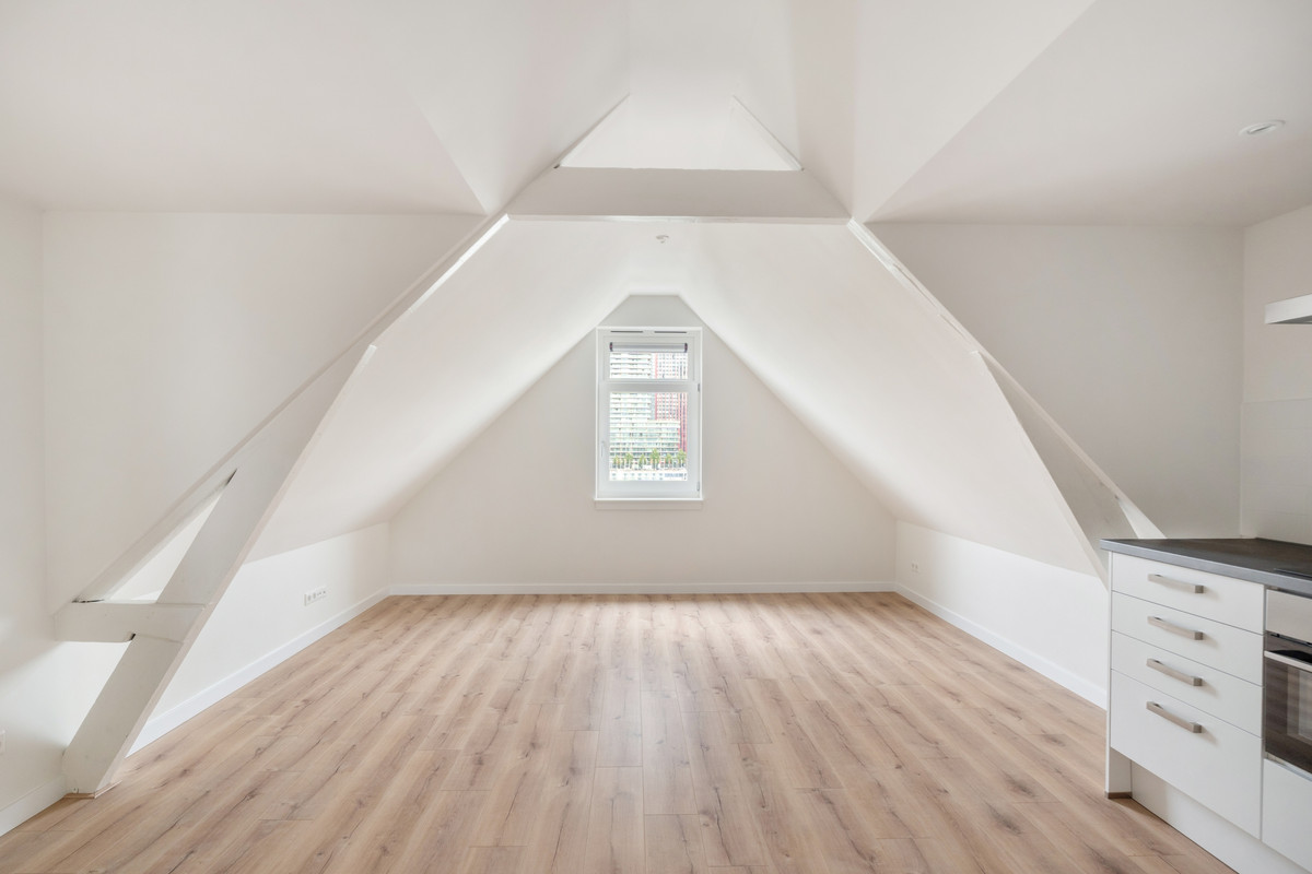 Appartement te koop: Maaskade 99B03, Rotterdam
